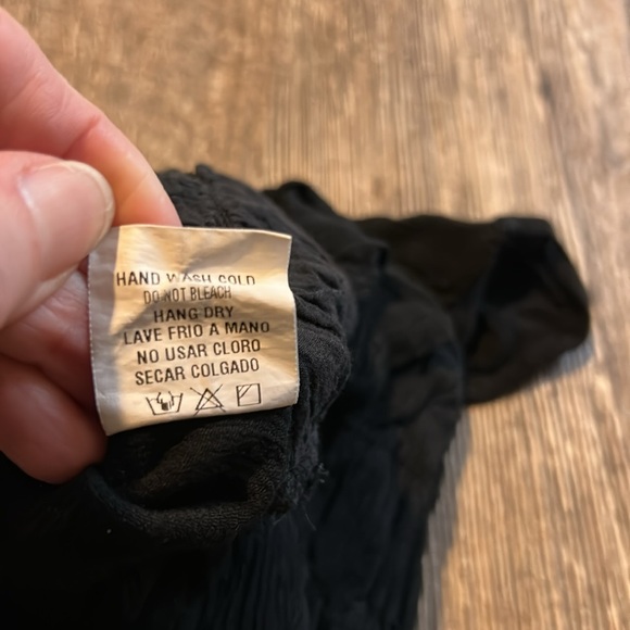 Paper Moon Black Ruffled Crop Top Off Shoulder Rayon Blouse Women's Size Small - Picture 7 of 7